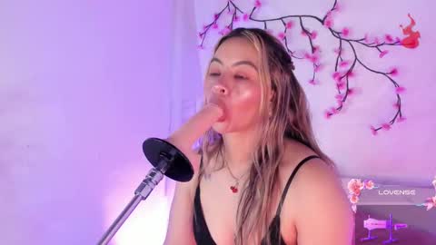 Snapshot of centaurigirls chatting on 10/06/25, 03:20 Hello guys my name is Sofi and Lizzie and Vanessa online show from 10/06/25, 03:20