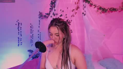 Snapshot of centaurigirls chatting on 11/09/25, 03:16 Hello guys my name is Sofi and Lizzie and Vanessa online show from 11/09/25, 03:16