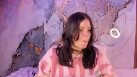 Hello guys my name is Sofi and Lizzie and  Vanessa online show from 02/07/26, 09:13