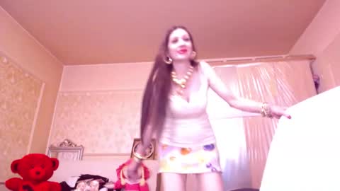 Cerise online show from 10/19/25, 11:16