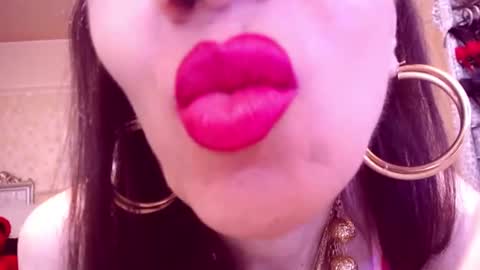 Snapshot of cerisedodd chatting on 11/18/25, 12:49 Cerise online show from 11/18/25, 12:49