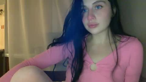 Snapshot of cerisedood82 chatting on 10/07/25, 07:33 Eva online show from 10/07/25, 07:33