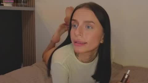 Snapshot of ceserisisi chatting on 05/22/26, 10:59 Livia online show from 05/22/26, 10:59