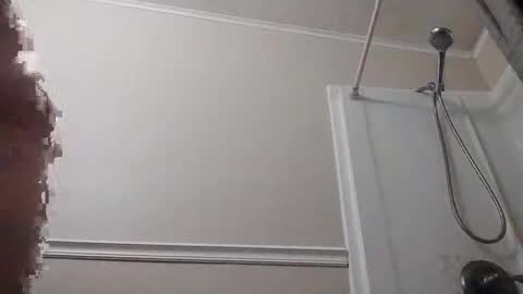 Snapshot of cesloer chatting on 09/29/25, 02:49 cesloer online show from 09/29/25, 02:49