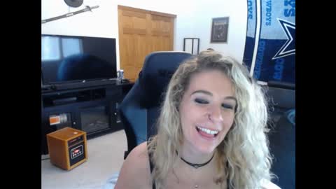 Snapshot of cessprinn chatting on 01/09/25, 06:36 Marie online show from 01/09/25, 06:36