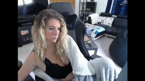 Snapshot of cessprinn chatting on 01/23/25, 04:37 Marie online show from 01/23/25, 04:37