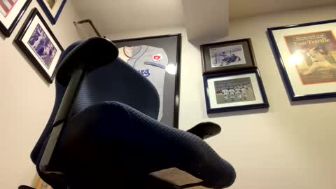 Snapshot of cfnmer chatting on 11/15/25, 09:21 cfnmer online show from 11/15/25, 09:21