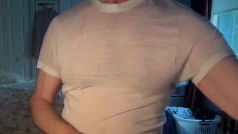 Snapshot of cfnmworkout1 chatting on 09/22/25, 01:46 cfnmworkout1 online show from 09/22/25, 01:46