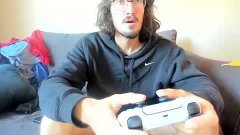 Snapshot of chadpowerz chatting on 04/03/26, 07:01 Lydong online show from 04/03/26, 07:01