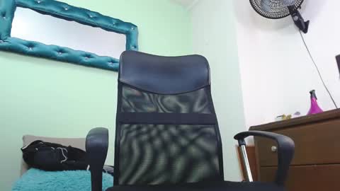 Snapshot of chalonvera chatting on 03/09/26, 07:40 Chalon online show from 03/09/26, 07:40