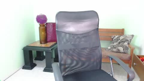 Snapshot of chalonvera chatting on 04/13/26, 07:41 Chalon online show from 04/13/26, 07:41