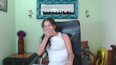 Snapshot of chalonvera chatting on 04/17/26, 07:06 Chalon online show from 04/17/26, 07:06