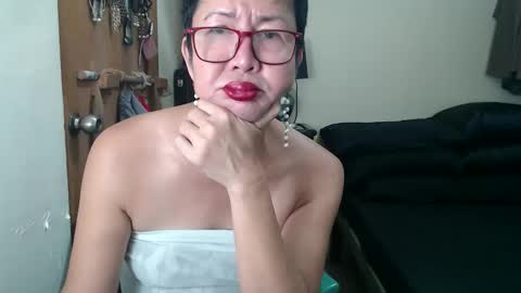 Snapshot of champaka123 chatting on 09/13/25, 01:27 champaka online show from 09/13/25, 01:27