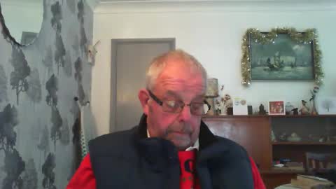 Snapshot of champers37 chatting on 12/13/24, 10:30 Champers online show from 12/13/24, 10:30