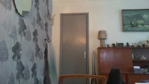 Snapshot of champers37 chatting on 01/10/25, 01:20 Champers online show from 01/10/25, 01:20