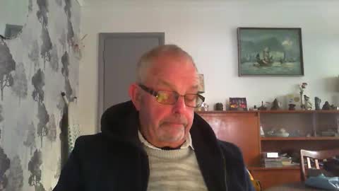 Snapshot of champers37 chatting on 01/12/25, 10:23 Champers online show from 01/12/25, 10:23