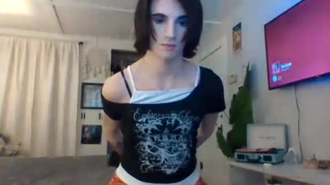 Snapshot of chanel2002 chatting on 03/08/25, 05:33 chanel2002 online show from 03/08/25, 05:33