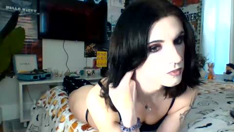 Snapshot of chanel2002 chatting on 10/29/25, 02:52 chanel2002 online show from 10/29/25, 02:52