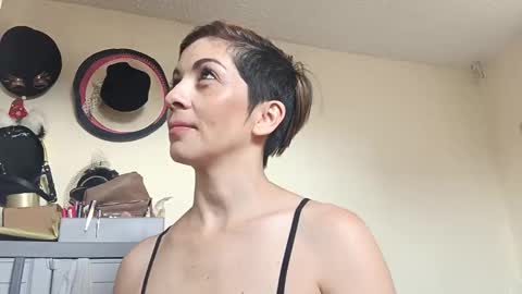 chanel online show from 10/19/25, 04:29