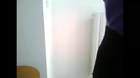 Snapshot of chanelchicasexy chatting on 03/09/25, 09:46 Laura online show from 03/09/25, 09:46