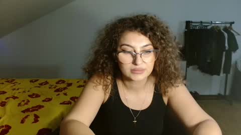 Stephanieblisss online show from 01/17/25, 08:33