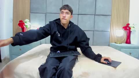 Snapshot of chanellandmax chatting on 10/13/25, 01:00 Chanellandmax online show from 10/13/25, 01:00