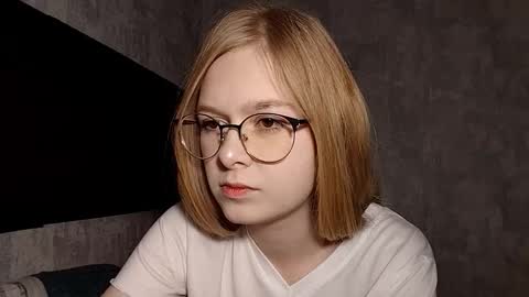 Lia online show from 09/20/25, 08:15