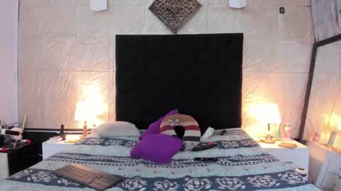 chanellejohnson_ online show from 11/04/25, 10:20