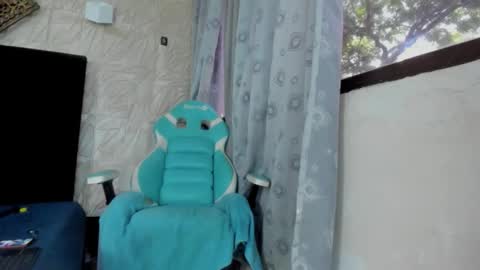 chanellejohnson_ online show from 11/20/25, 06:51