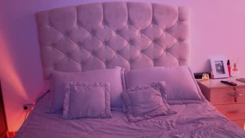 Snapshot of chanellgv chatting on 10/10/25, 08:30 Chanell online show from 10/10/25, 08:30