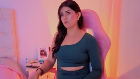 Snapshot of chanellgv chatting on 10/13/25, 10:32 Chanell online show from 10/13/25, 10:32