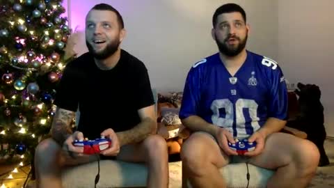 Snapshot of change340 chatting on 12/12/24, 01:32 TATS AND TANNED online show from 12/12/24, 01:32