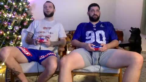 Snapshot of change340 chatting on 12/17/24, 01:50 TATS AND TANNED online show from 12/17/24, 01:50