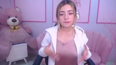 Snapshot of channel_blonde_a chatting on 12/05/24, 02:09 channel_blonde_a online show from 12/05/24, 02:09