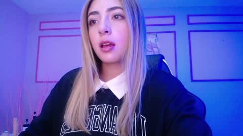 Snapshot of channel_blonde_a chatting on 12/13/24, 07:53 channel_blonde_a online show from 12/13/24, 07:53