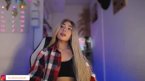 Snapshot of channel_blonde_a chatting on 12/18/25, 05:13 channel_blonde_a online show from 12/18/25, 05:13