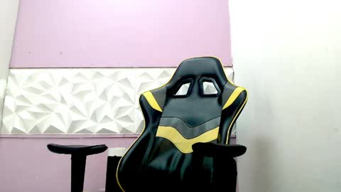 Snapshot of channel_exotic chatting on 04/05/26, 03:15 CHANNEL online show from 04/05/26, 03:15