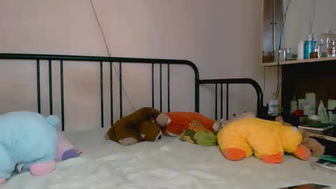 Snapshot of chantal__cc chatting on 03/09/25, 04:44 chantal__cc online show from 03/09/25, 04:44