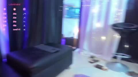 Snapshot of chantal_russell chatting on 03/13/26, 08:59 chantal_russell online show from 03/13/26, 08:59