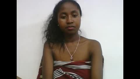 Snapshot of chantale483461 chatting on 04/18/26, 07:18 chantale483461 online show from 04/18/26, 07:18