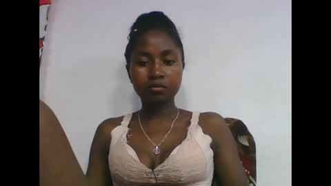 Snapshot of chantale483461 chatting on 04/22/26, 07:44 chantale483461 online show from 04/22/26, 07:44