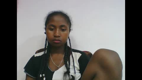 Snapshot of chantale483461 chatting on 04/29/26, 05:30 chantale483461 online show from 04/29/26, 05:30