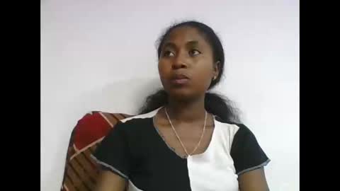 Snapshot of chantale483461 chatting on 05/11/26, 04:04 chantale483461 online show from 05/11/26, 04:04