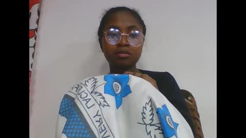 Snapshot of chantale483461 chatting on 05/16/26, 07:27 chantale483461 online show from 05/16/26, 07:27