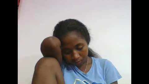 Snapshot of chantale483461 chatting on 05/17/26, 05:09 chantale483461 online show from 05/17/26, 05:09