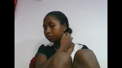 Snapshot of chantale483461 chatting on 05/18/26, 05:02 chantale483461 online show from 05/18/26, 05:02