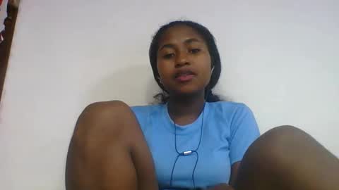 Snapshot of chantale483461 chatting on 05/26/26, 05:09 chantale483461 online show from 05/26/26, 05:09
