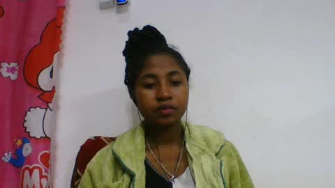 Snapshot of chantale483461 chatting on 07/16/26, 05:13 chantale483461 online show from 07/16/26, 05:13