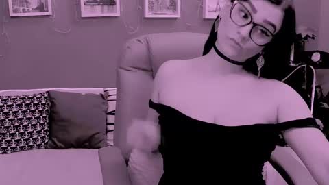 Snapshot of chantallovely chatting on 03/07/26, 03:31 The Queen online show from 03/07/26, 03:31