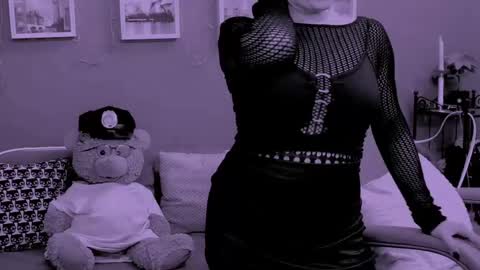 Snapshot of chantallovely chatting on 03/15/26, 03:18 The Queen online show from 03/15/26, 03:18